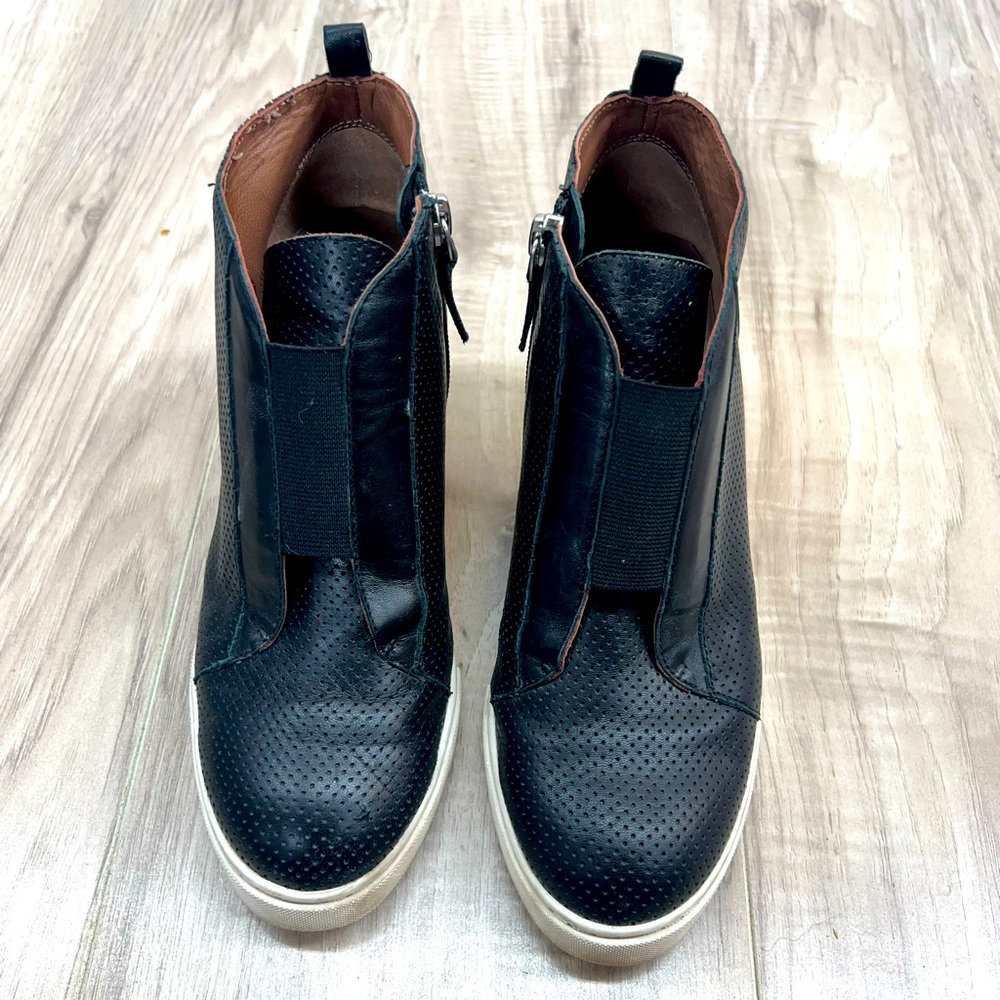 Woman’s linea paolo wedge shoes- 6.5